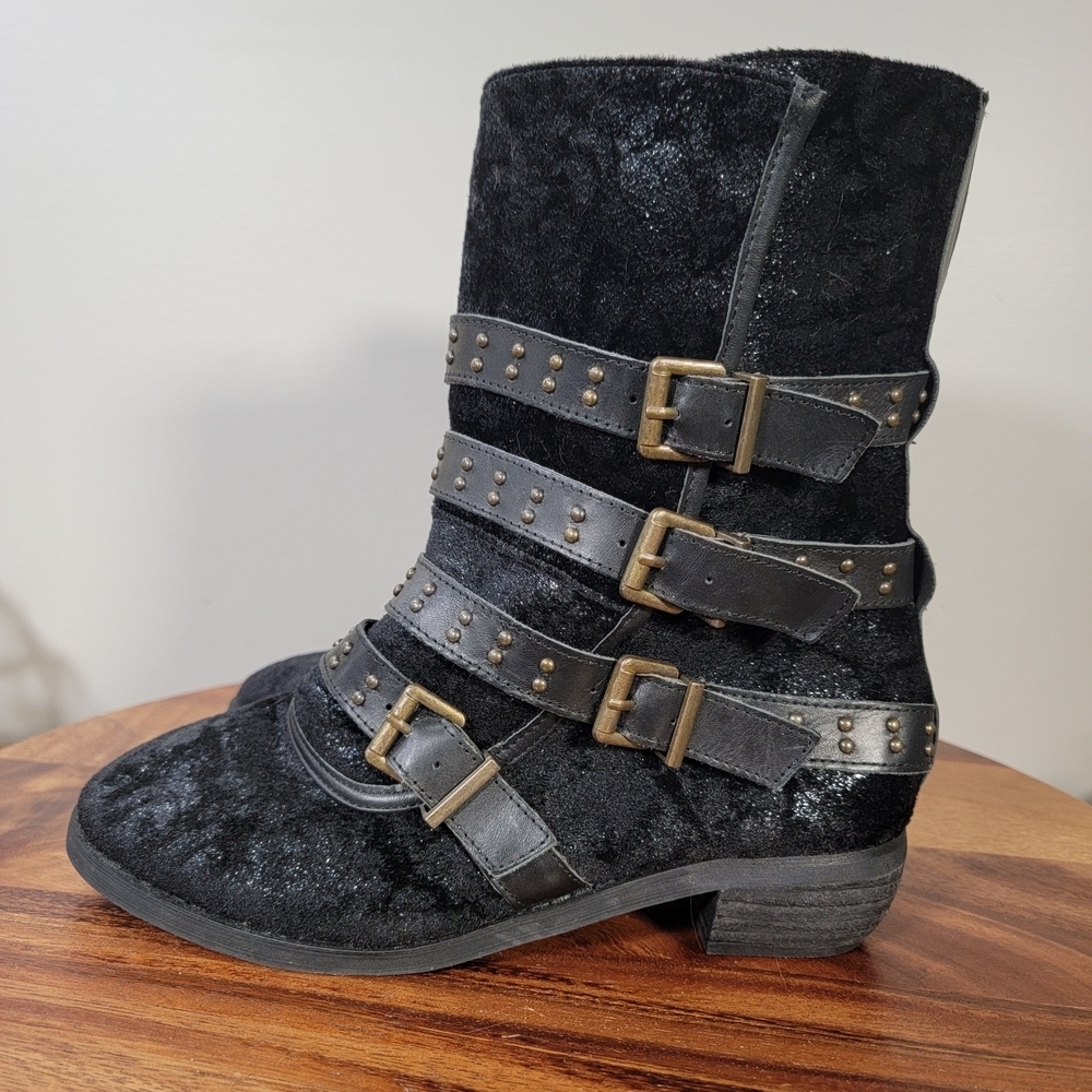 Joyfolie Edgy Black Buckle Combat Boots Faux Fur Size 7 - Picture 5 of 13